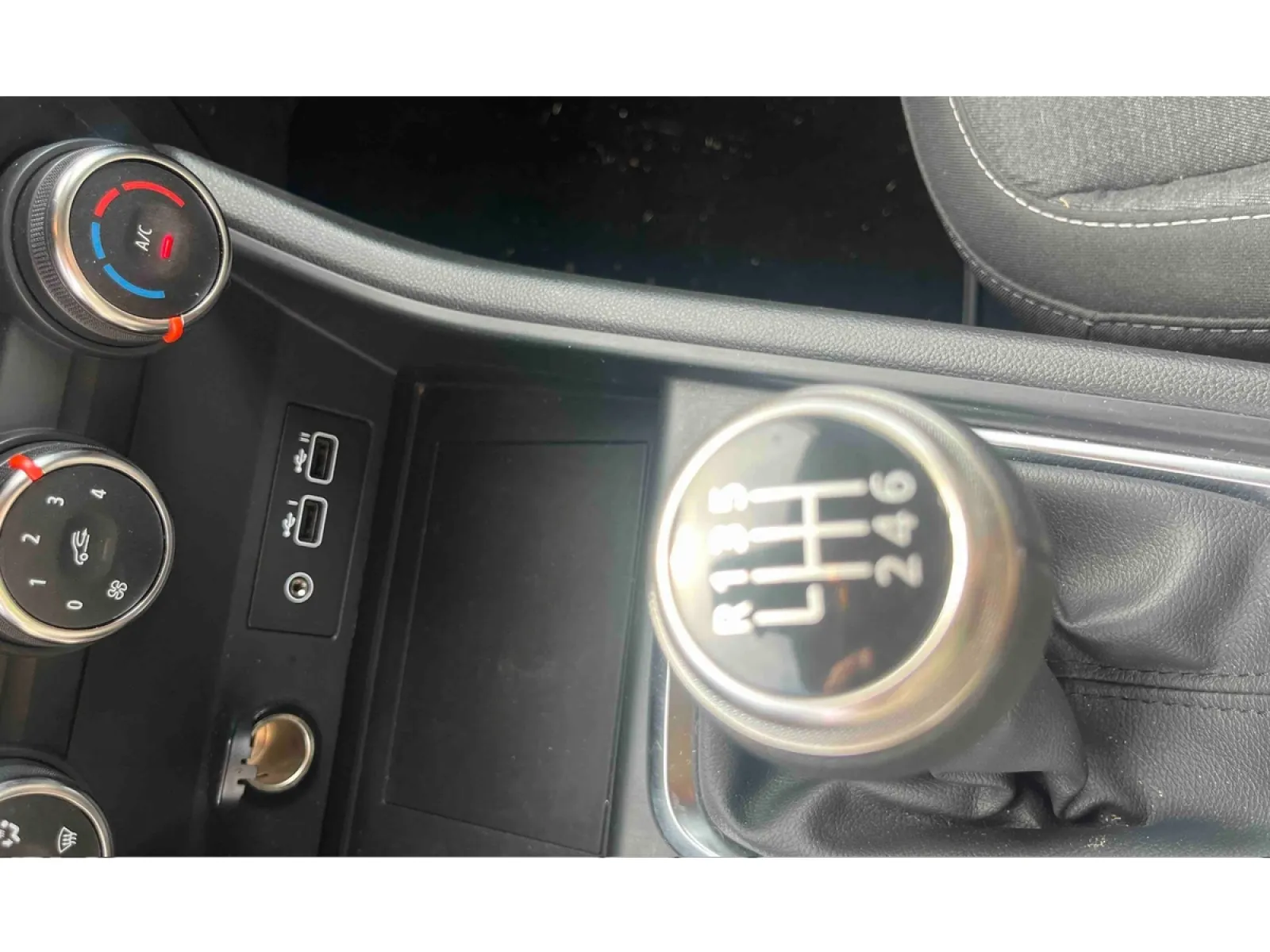 Acheter une renault Captur TCe 90 d’occasion avec 22419km disponible immédiatement - photo 22