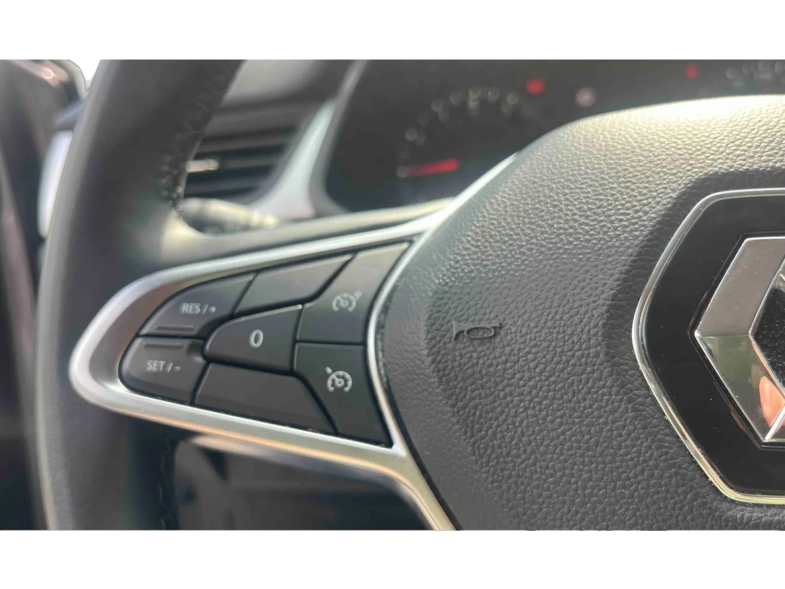 Acheter une renault Captur TCe 90 d’occasion avec 22419km disponible immédiatement - photo 19