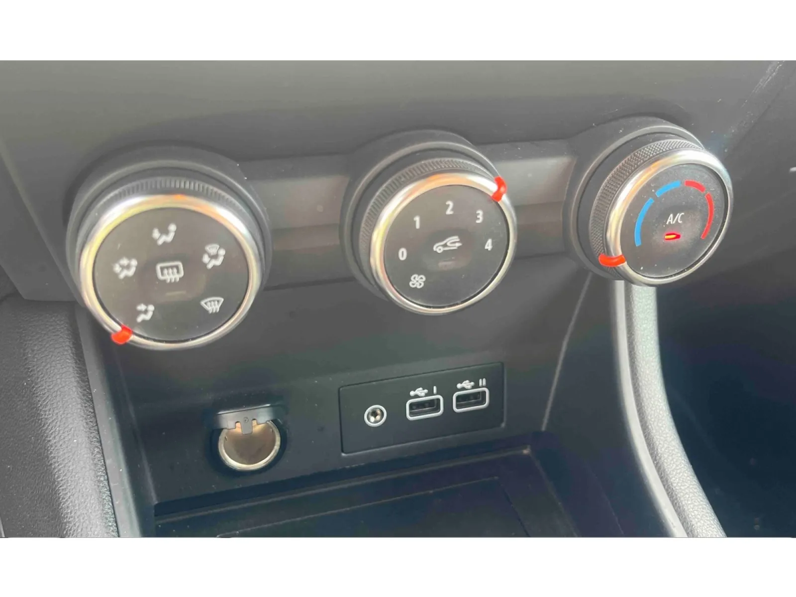 Acheter une renault Captur TCe 90 d’occasion avec 22419km disponible immédiatement - photo 21
