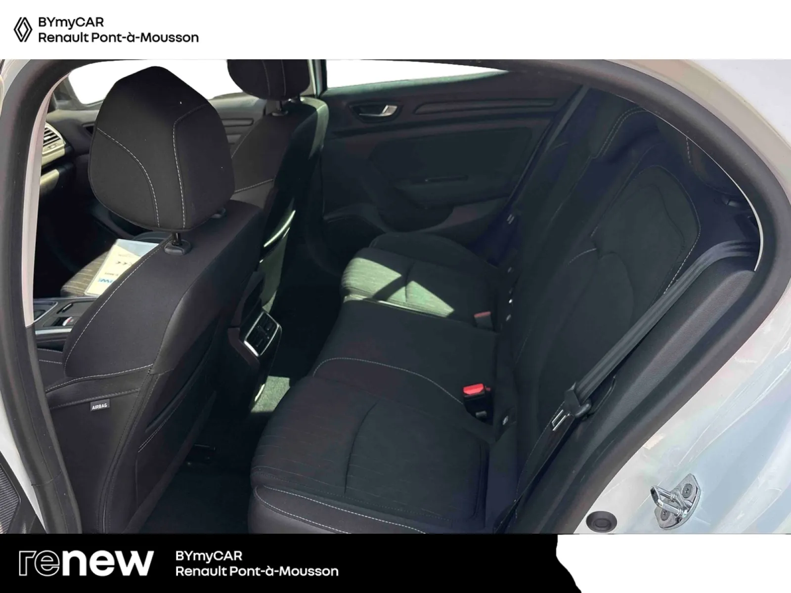 Acheter une renault Mégane IV Berline TCe 140 Energy EDC d’occasion avec 46029km disponible immédiatement - photo 12