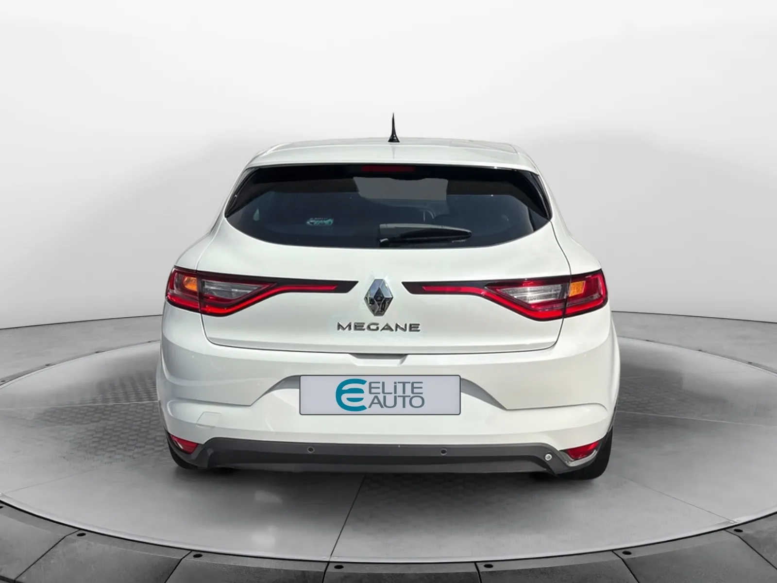 Acheter une renault Mégane IV Berline TCe 140 Energy EDC d’occasion avec 46029km disponible immédiatement - photo 4