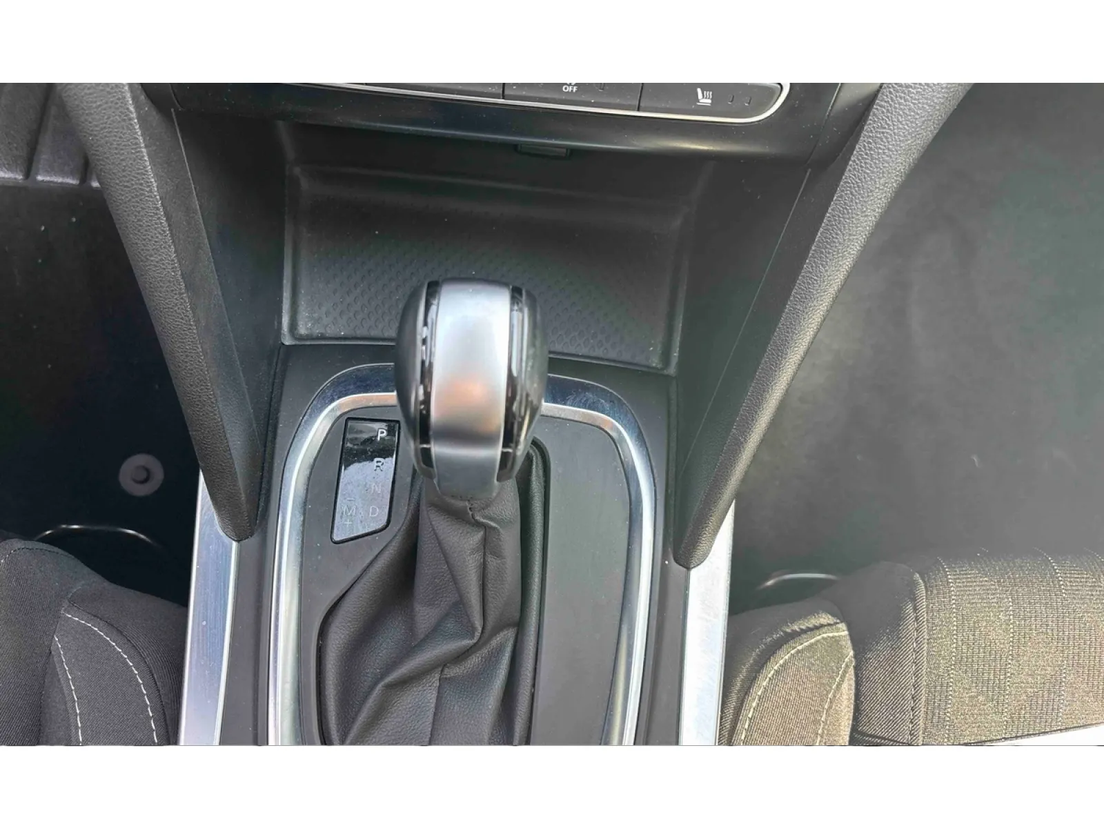 Acheter une renault Mégane IV Berline TCe 140 Energy EDC d’occasion avec 46029km disponible immédiatement - photo 21