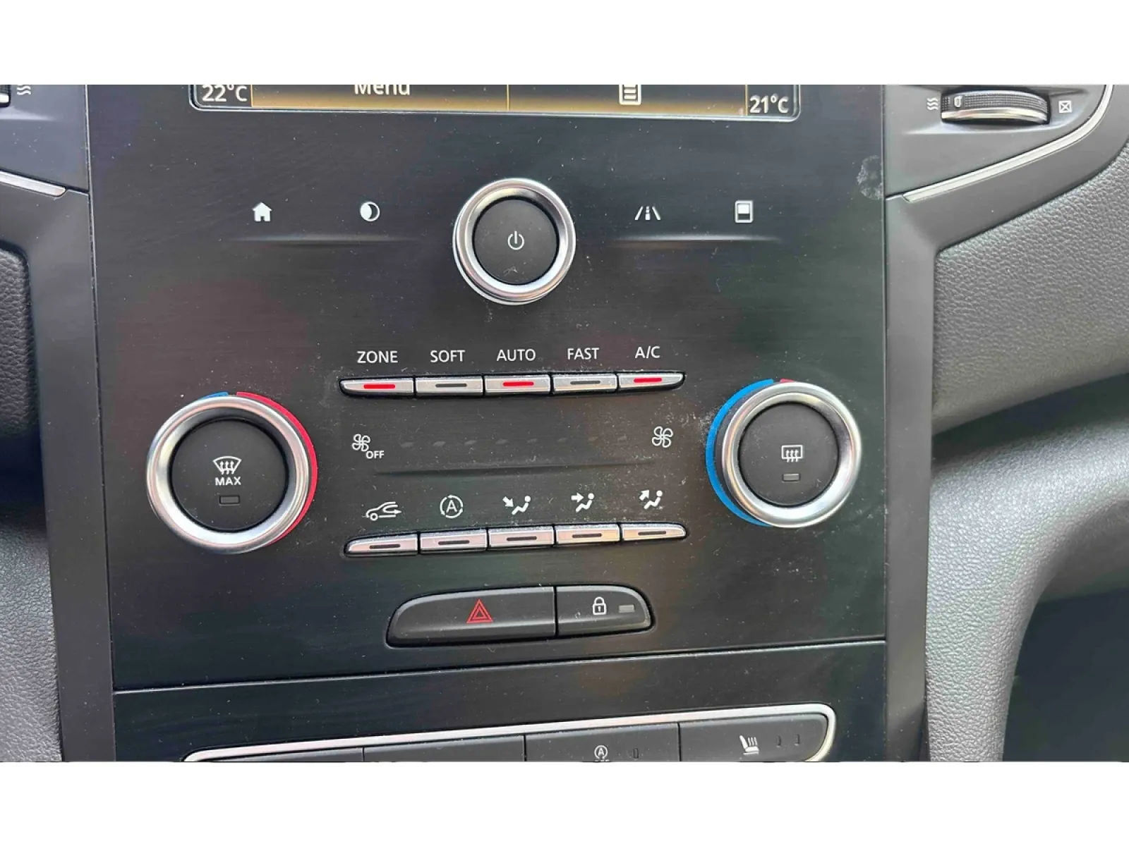 Acheter une renault Mégane IV Berline TCe 140 Energy EDC d’occasion avec 46029km disponible immédiatement - photo 20