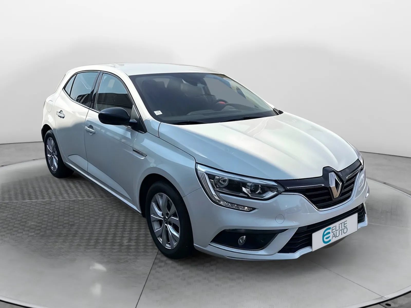 Acheter une renault Mégane IV Berline TCe 140 Energy EDC d’occasion avec 46029km disponible immédiatement - photo 7