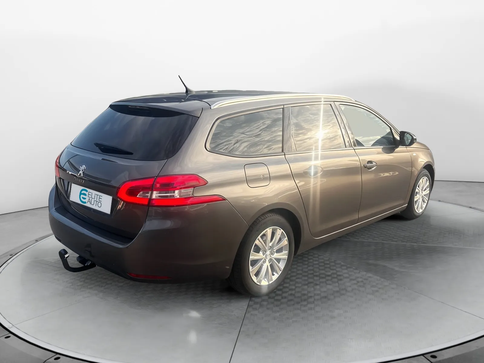 Acheter une peugeot 308 SW PureTech 110ch S&S BVM6 d’occasion avec 64850km disponible immédiatement - photo 5