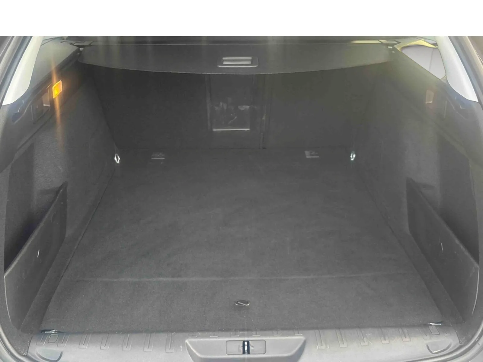 Acheter une peugeot 308 SW PureTech 110ch S&S BVM6 d’occasion avec 64850km disponible immédiatement - photo 12