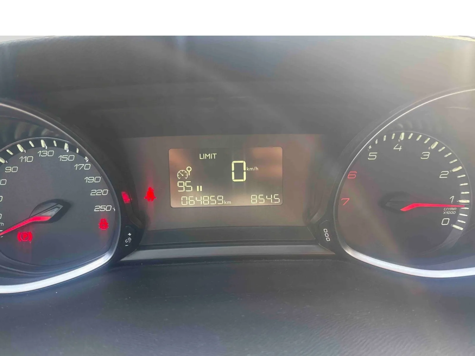 Acheter une peugeot 308 SW PureTech 110ch S&S BVM6 d’occasion avec 64850km disponible immédiatement - photo 24