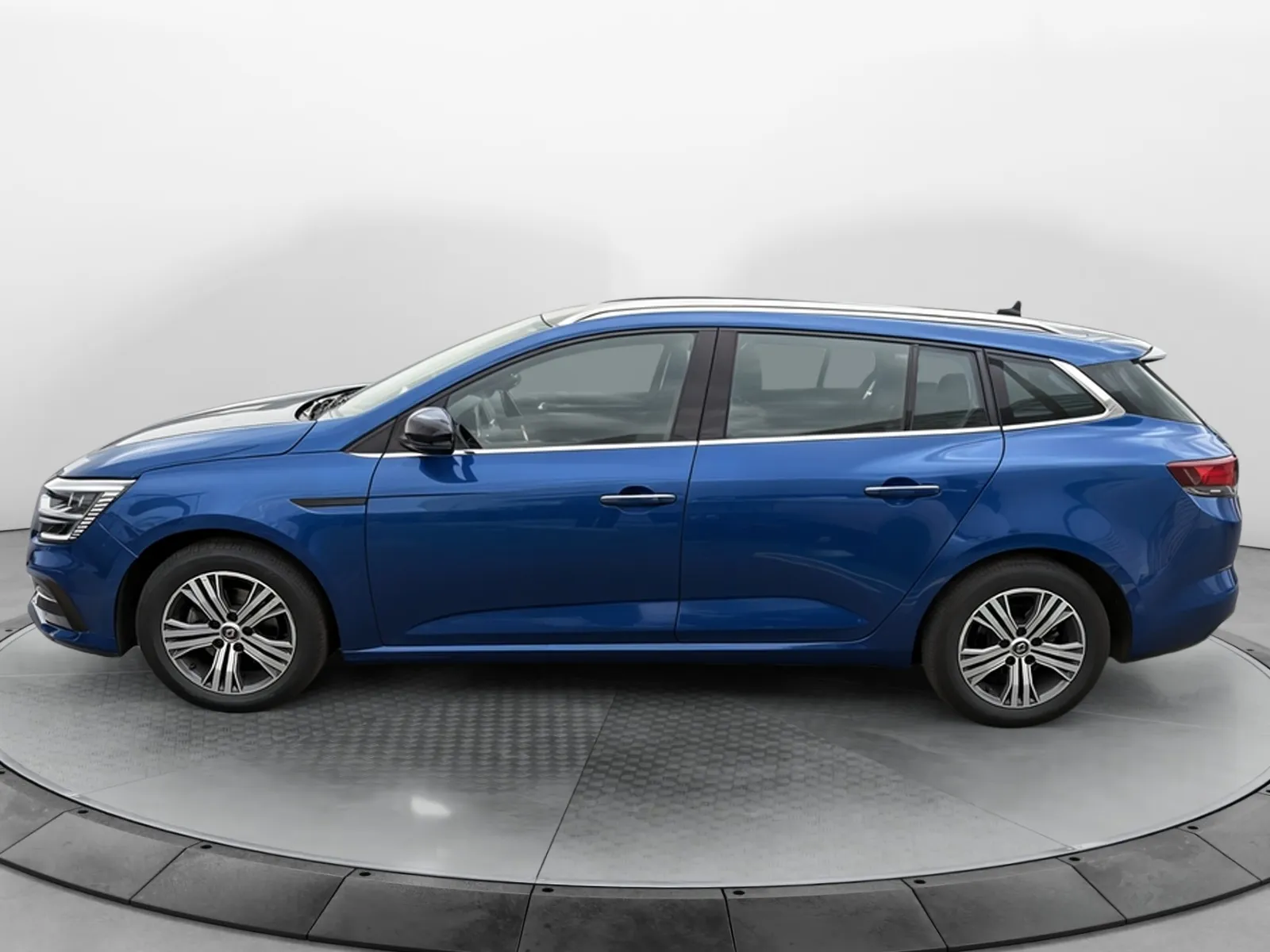 Acheter une renault Megane IV Estate Blue dCi 115 EDC d’occasion avec 72476km disponible immédiatement - photo 2
