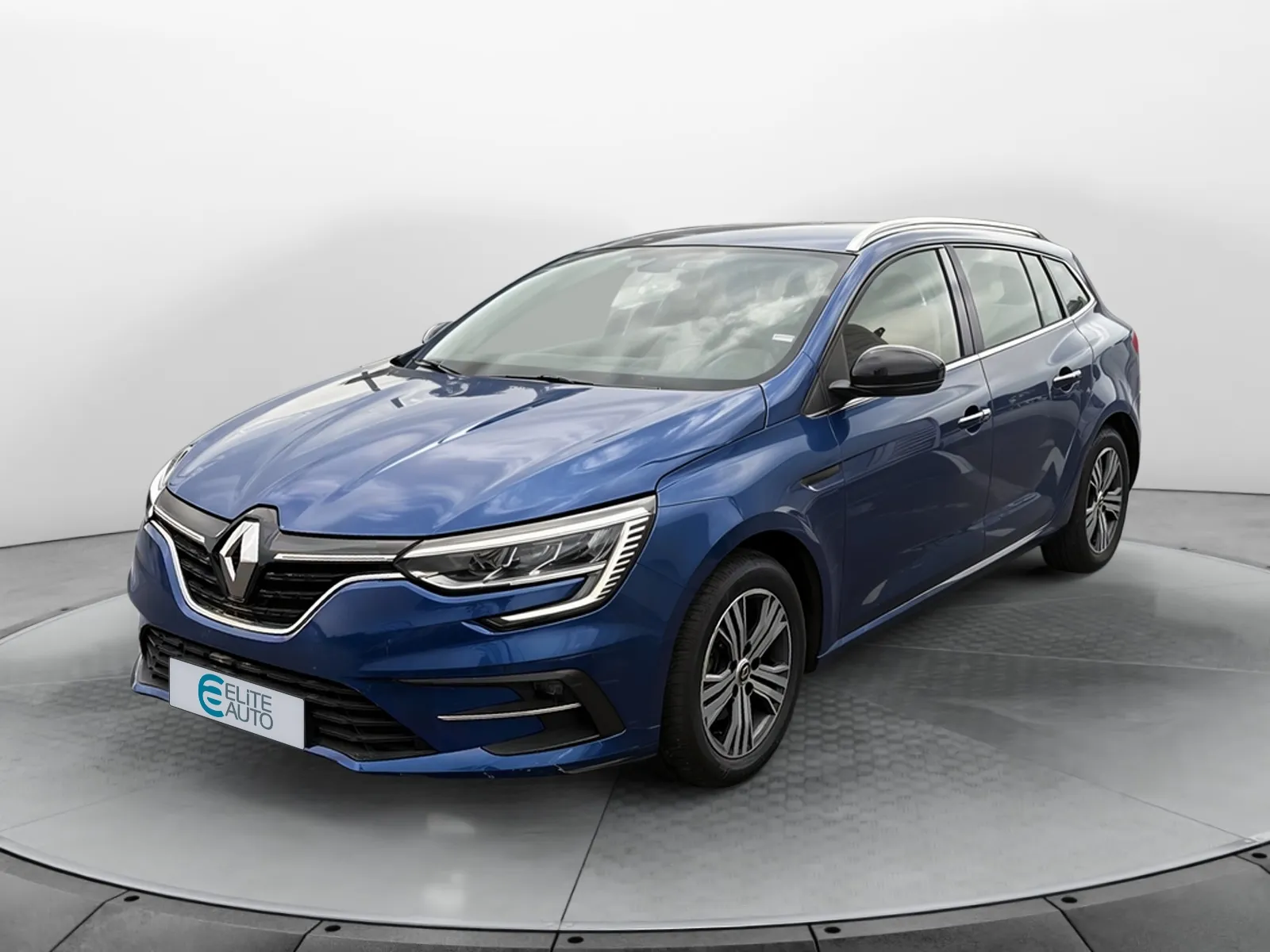 Acheter une renault Megane IV Estate Blue dCi 115 EDC d’occasion avec 72476km disponible immédiatement - photo 1