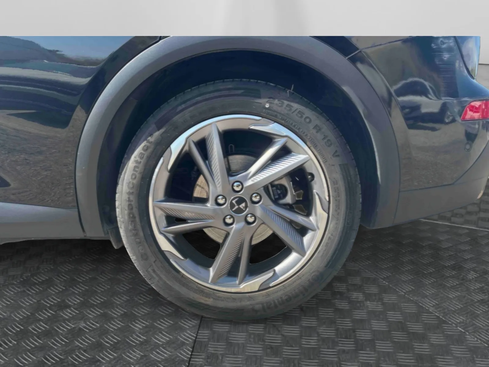 Acheter une ds DS7 Crossback Hybride E-Tense 300 EAT8 4x4 d’occasion avec 79820km disponible immédiatement - photo 18