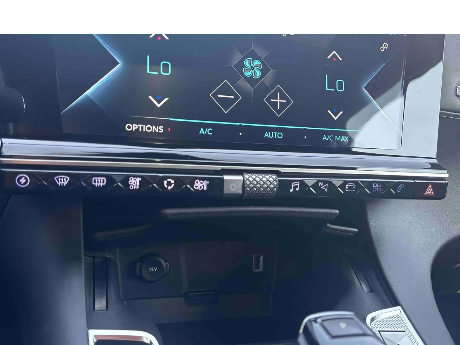 Acheter une ds DS7 Crossback Hybride E-Tense 300 EAT8 4x4 d’occasion avec 79820km disponible immédiatement - photo 22