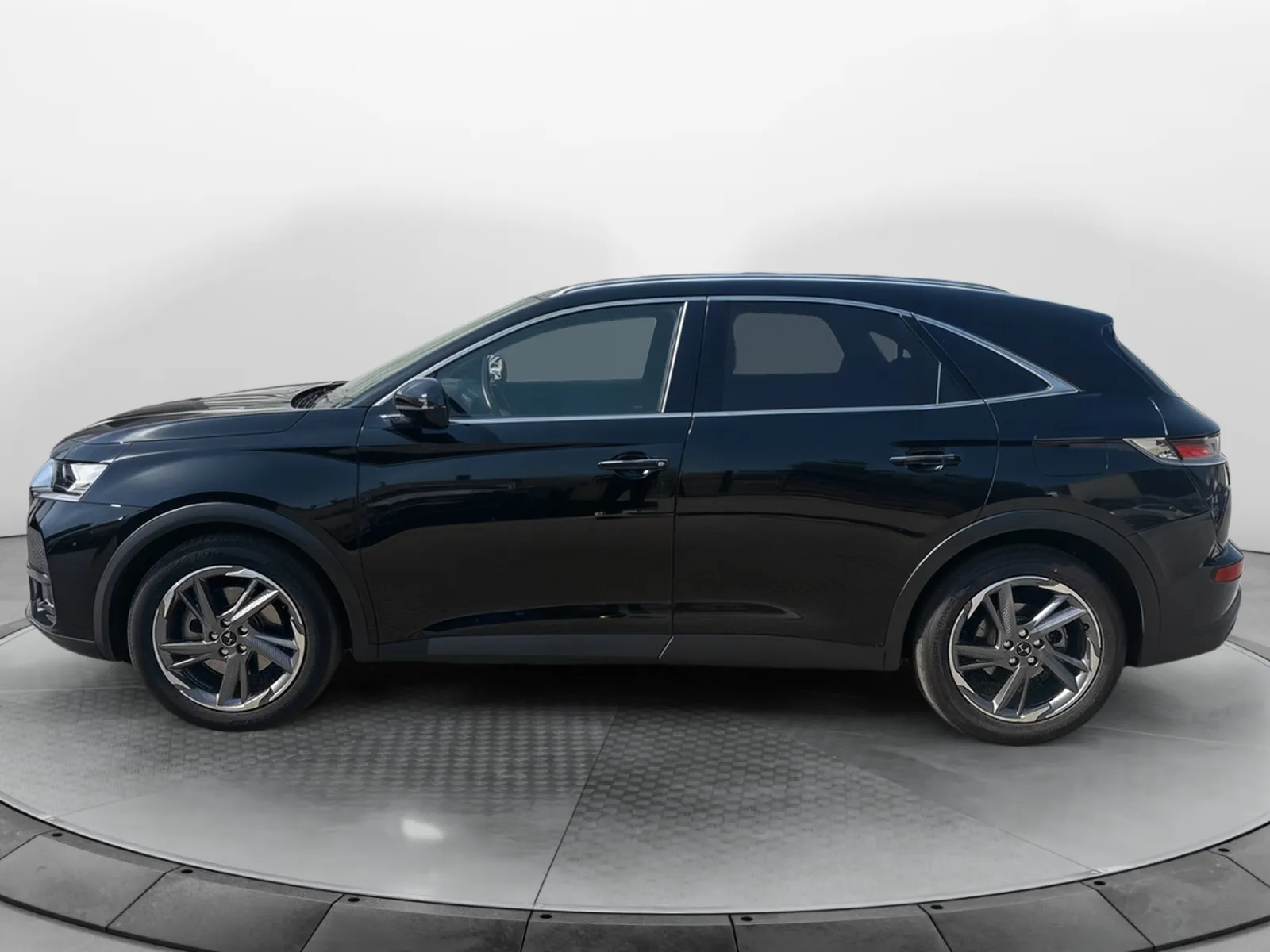 Acheter une ds DS7 Crossback Hybride E-Tense 300 EAT8 4x4 d’occasion avec 79820km disponible immédiatement - photo 2