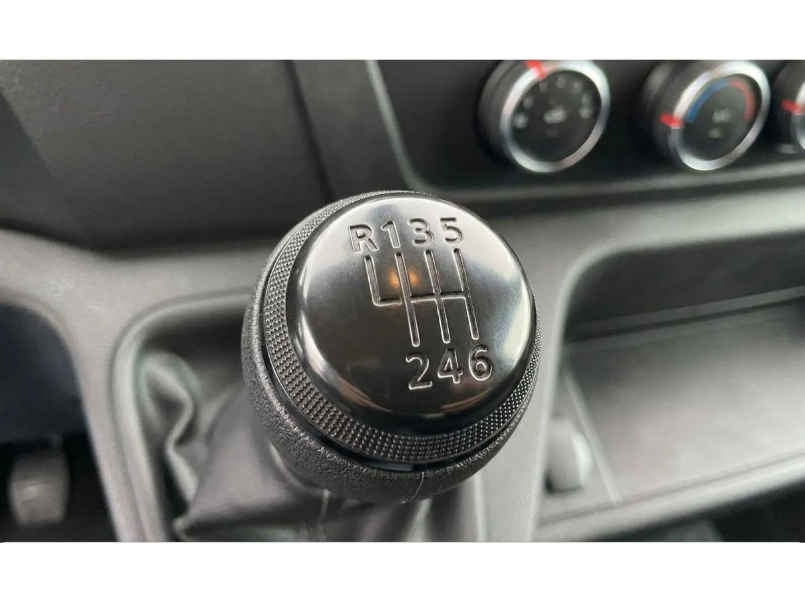 Acheter une renault MASTER FGN TRAC F3500 L3H3 BLUE DCI 135 d’occasion avec 24924km disponible immédiatement - photo 22