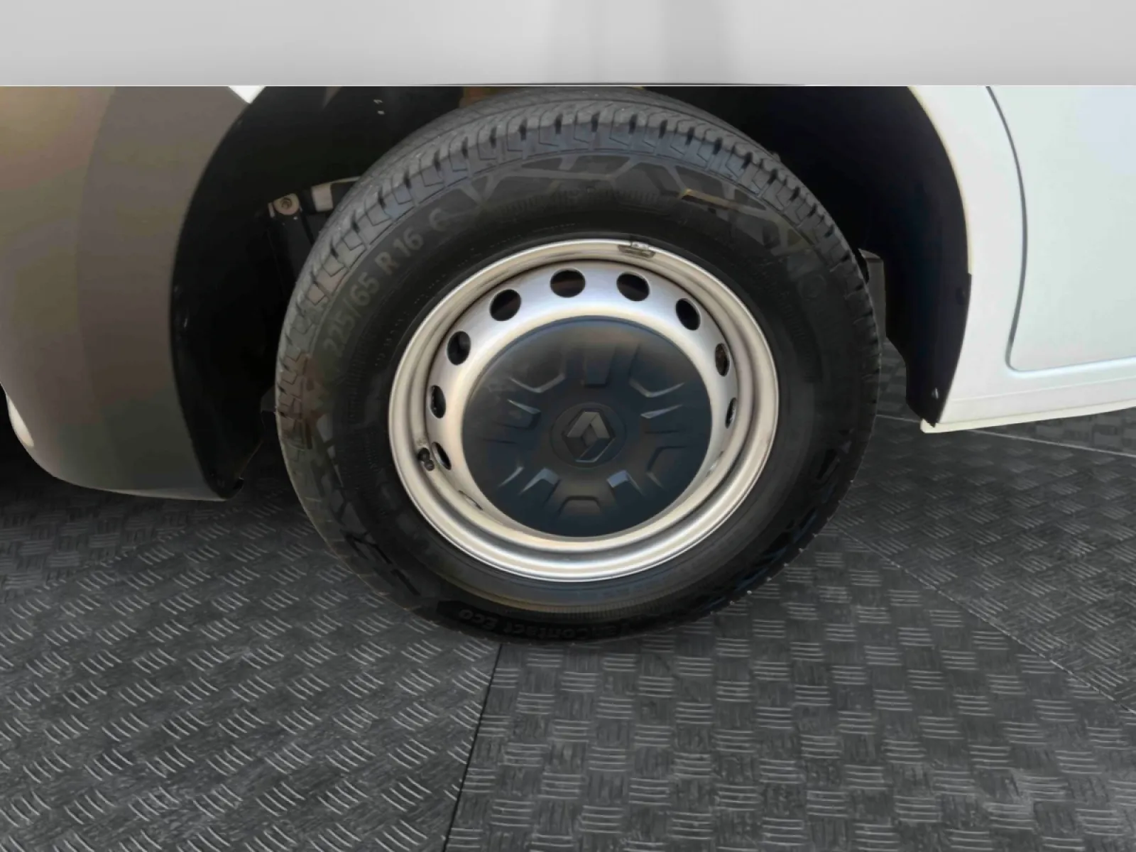 Acheter une renault MASTER FGN TRAC F3500 L3H3 BLUE DCI 135 d’occasion avec 24924km disponible immédiatement - photo 14