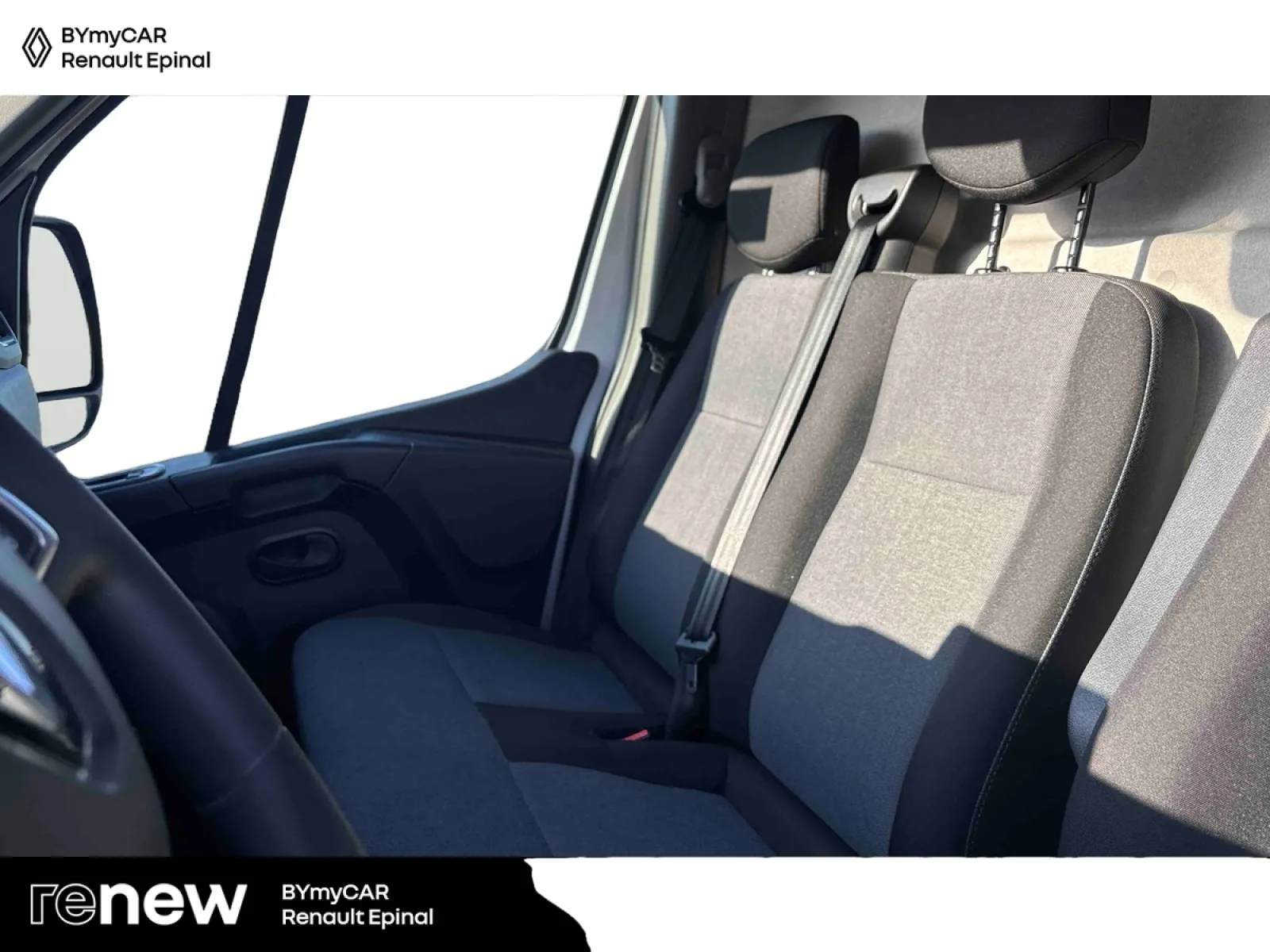 Acheter une renault MASTER FGN TRAC F3500 L3H3 BLUE DCI 135 d’occasion avec 46875km disponible immédiatement - photo 12