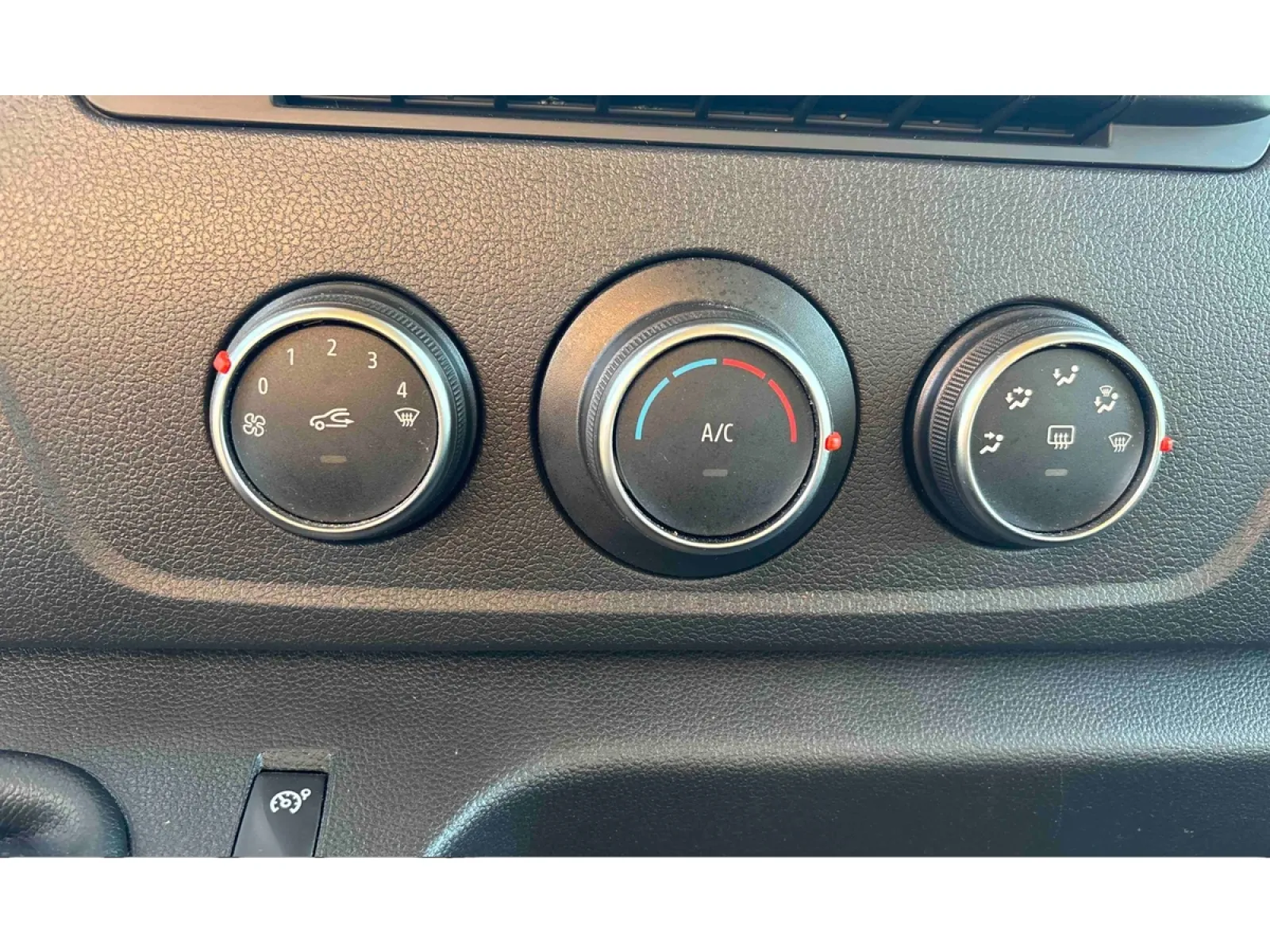 Acheter une renault MASTER FGN TRAC F3500 L3H3 BLUE DCI 135 d’occasion avec 46875km disponible immédiatement - photo 21