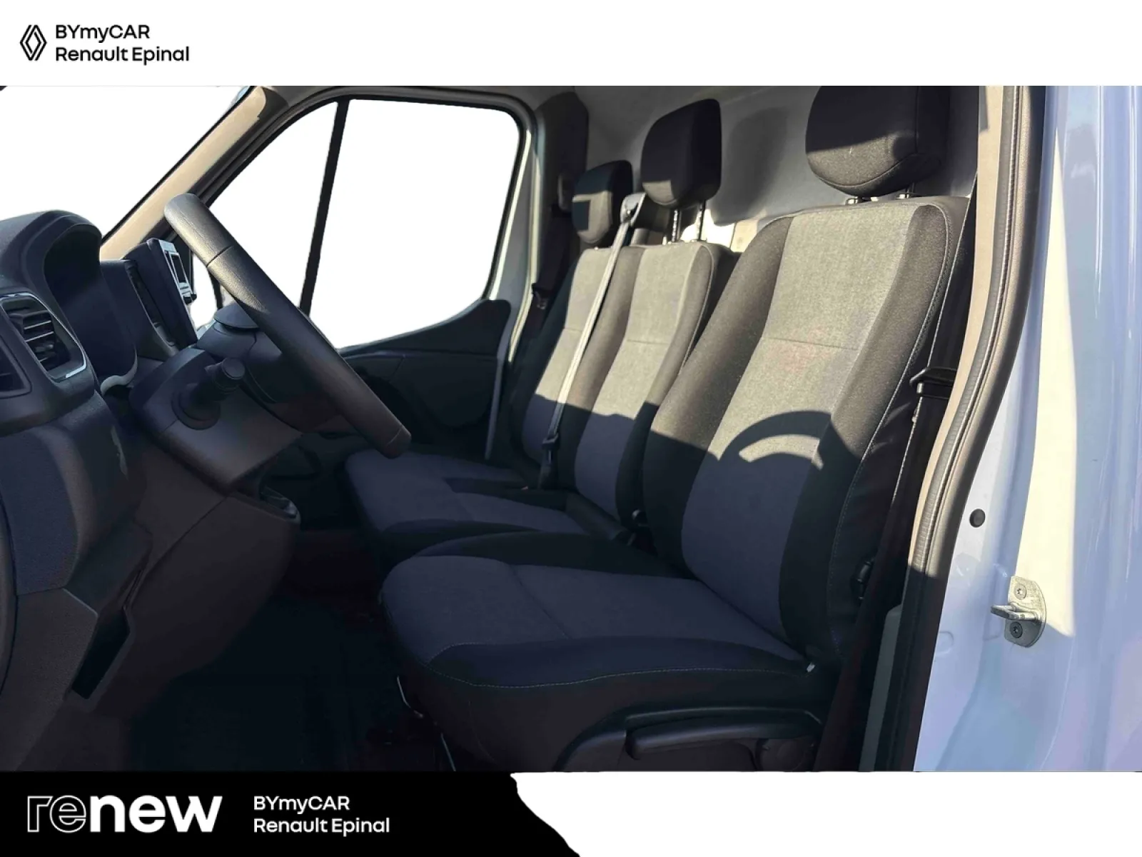 Acheter une renault MASTER FGN TRAC F3500 L3H3 BLUE DCI 135 d’occasion avec 46875km disponible immédiatement - photo 11