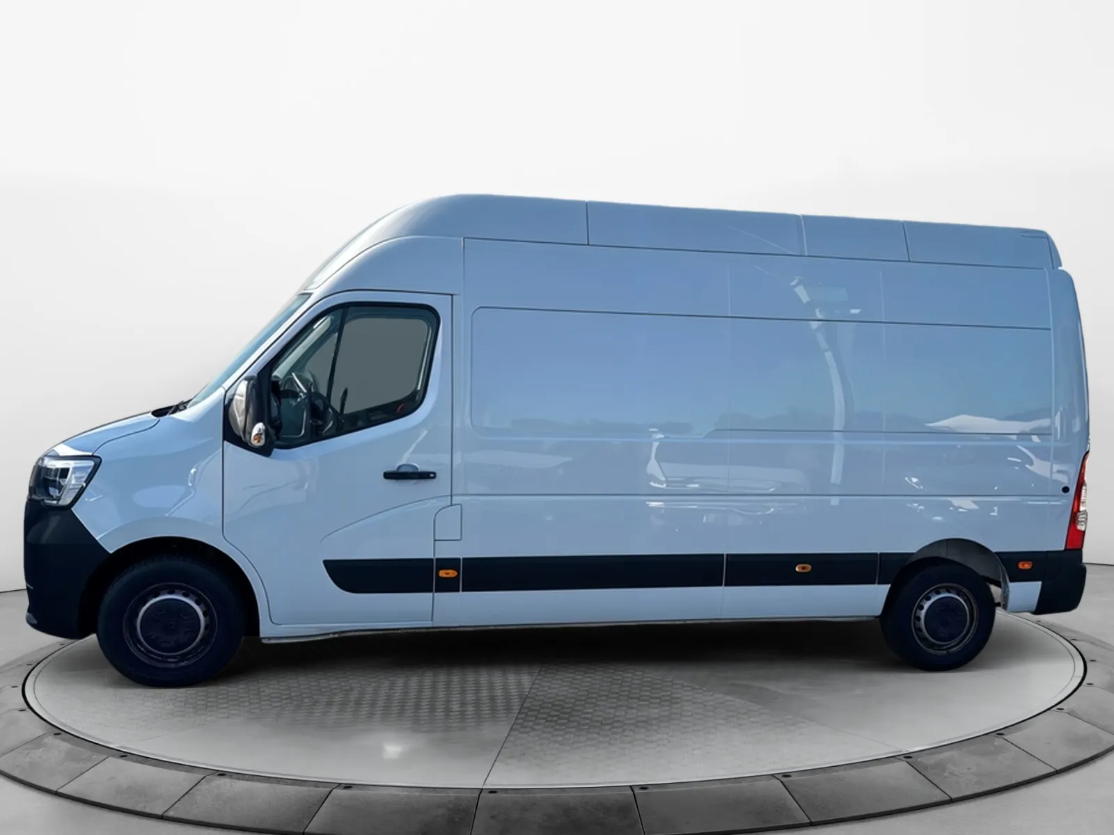 Acheter une renault MASTER FGN TRAC F3500 L3H3 BLUE DCI 135 d’occasion avec 46875km disponible immédiatement - photo 2