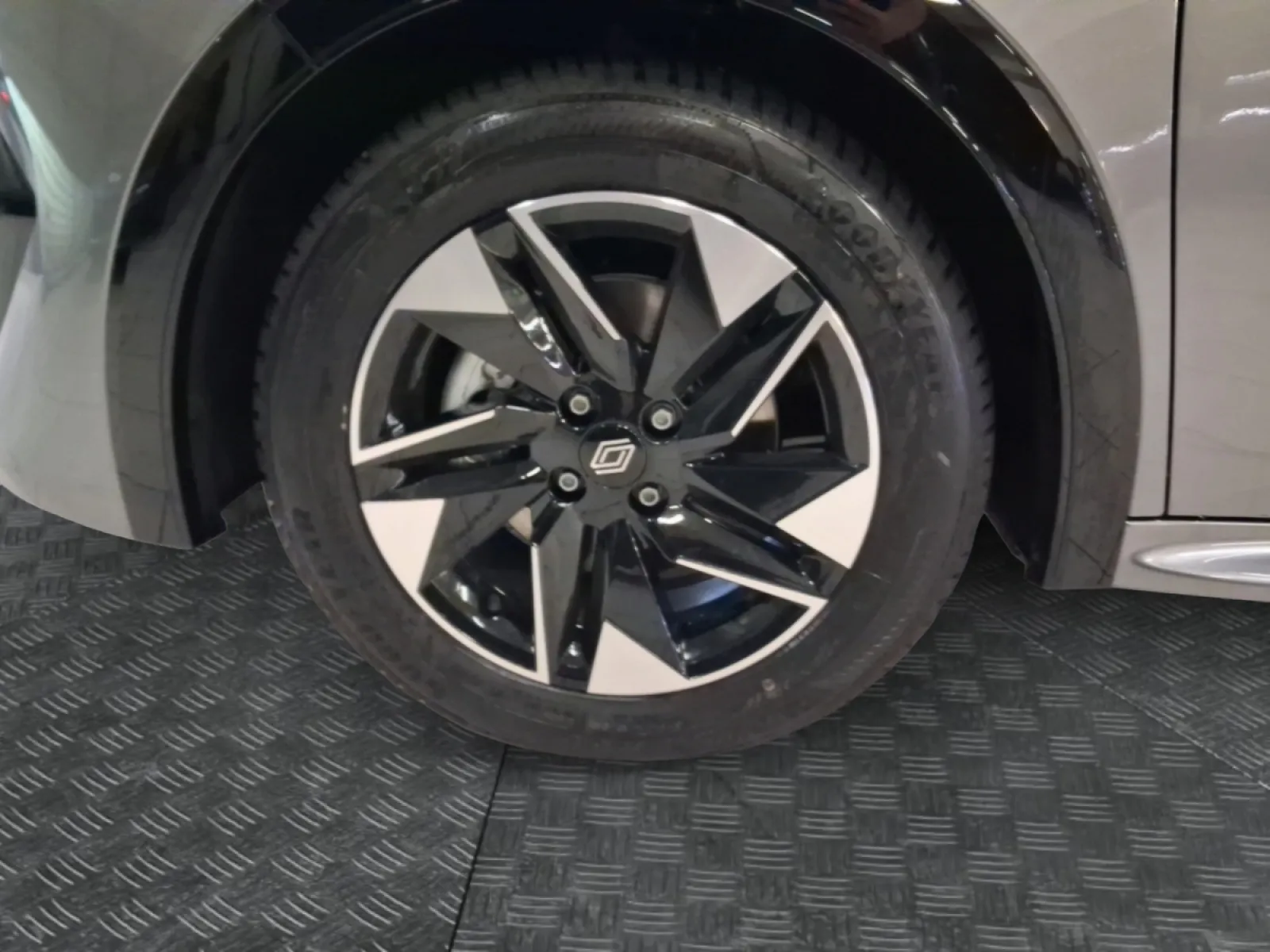 Acheter une renault Clio TCe 115 ch d’occasion avec 10km disponible immédiatement - photo 14
