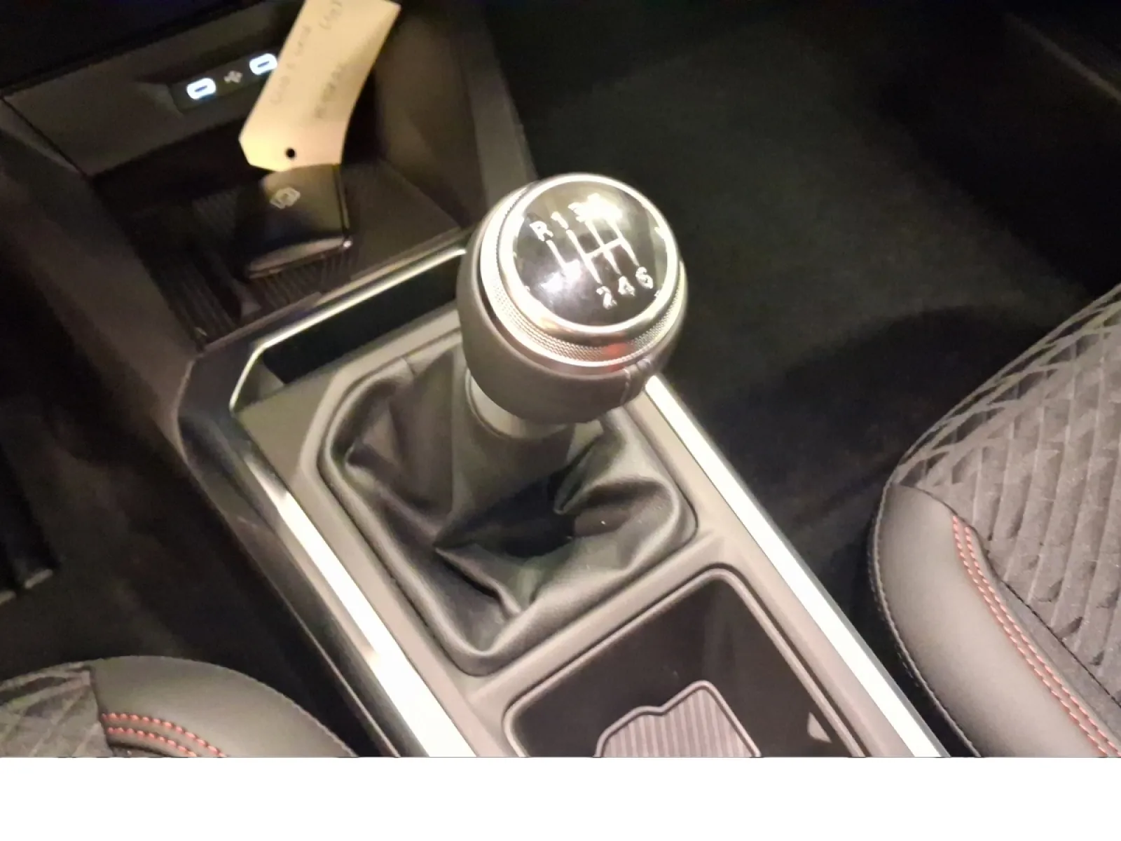 Acheter une renault Clio TCe 115 ch d’occasion avec 10km disponible immédiatement - photo 22