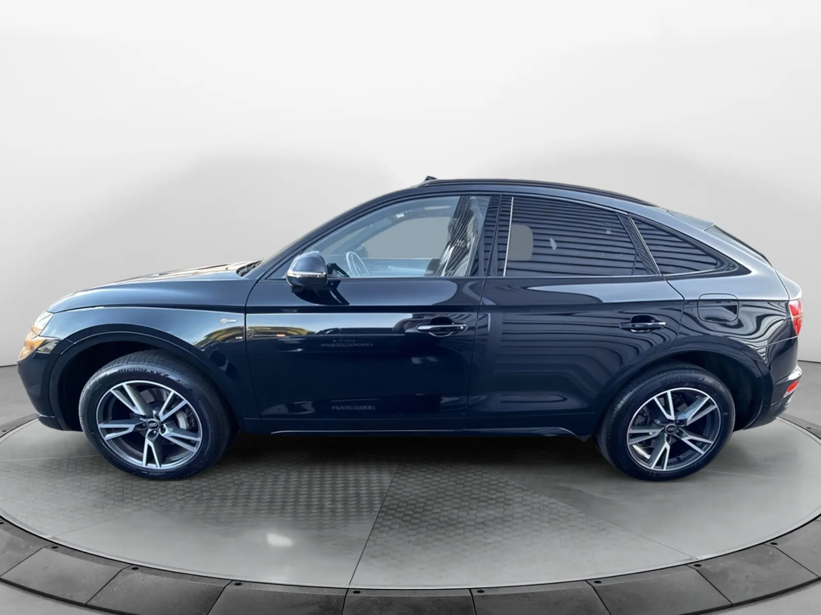 Acheter une audi Q5 Sportback 50 TFSIe 299 S tronic 7 Quattro d’occasion avec 49862km disponible immédiatement - photo 2