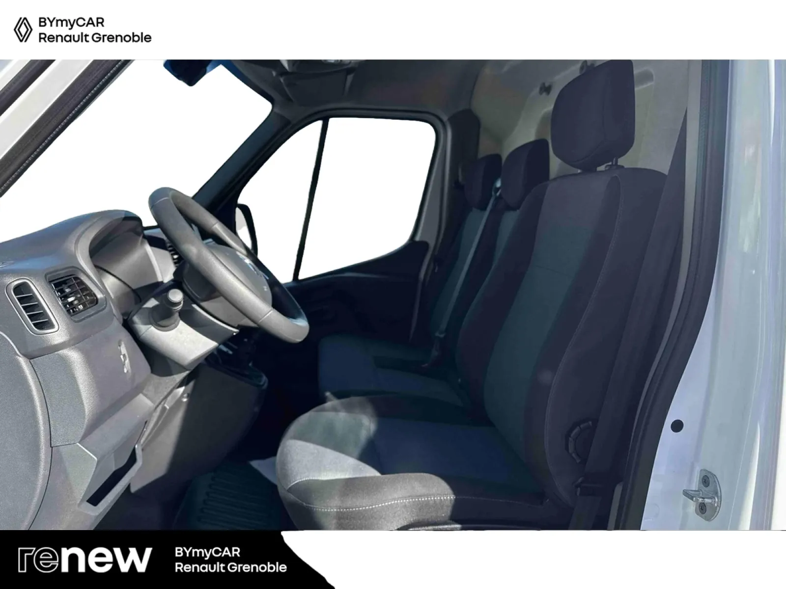 Acheter une renault MASTER FGN TRAC F3500 L2H2 BLUE DCI 135 d’occasion avec 18946km disponible immédiatement - photo 11