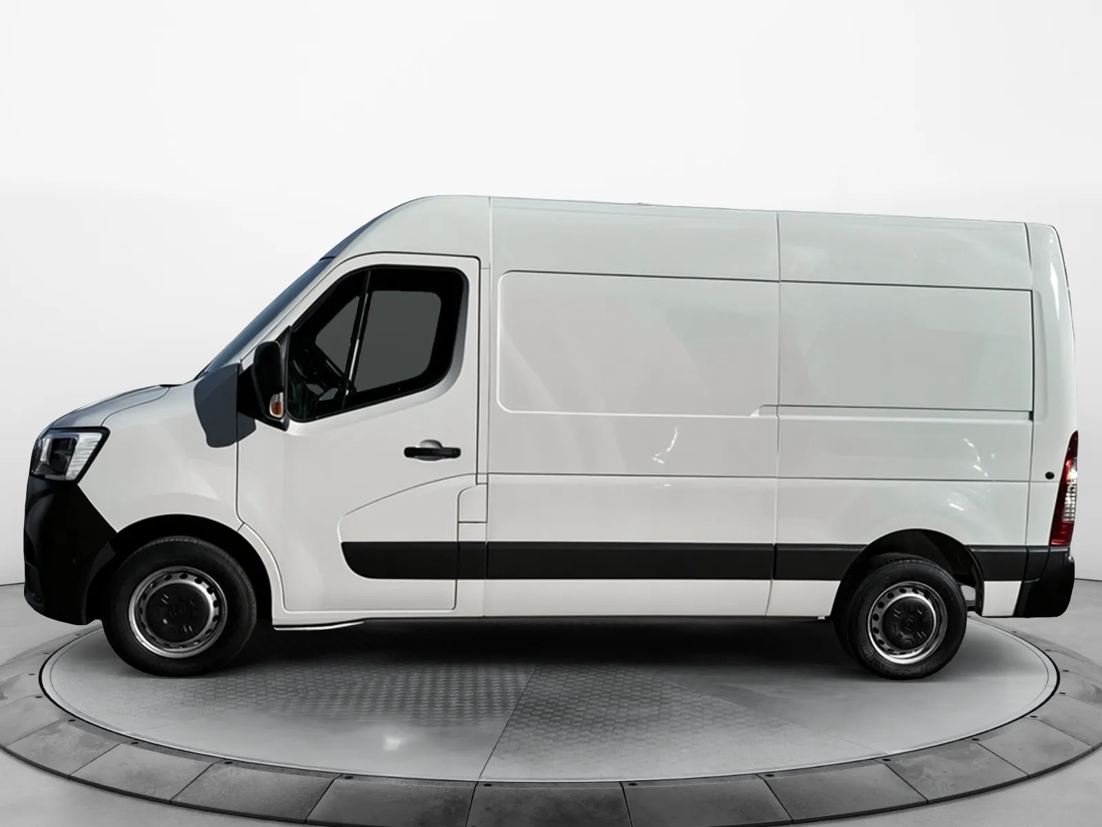 Acheter une renault MASTER FGN TRAC F3500 L2H2 BLUE DCI 135 d’occasion avec 18946km disponible immédiatement - photo 2