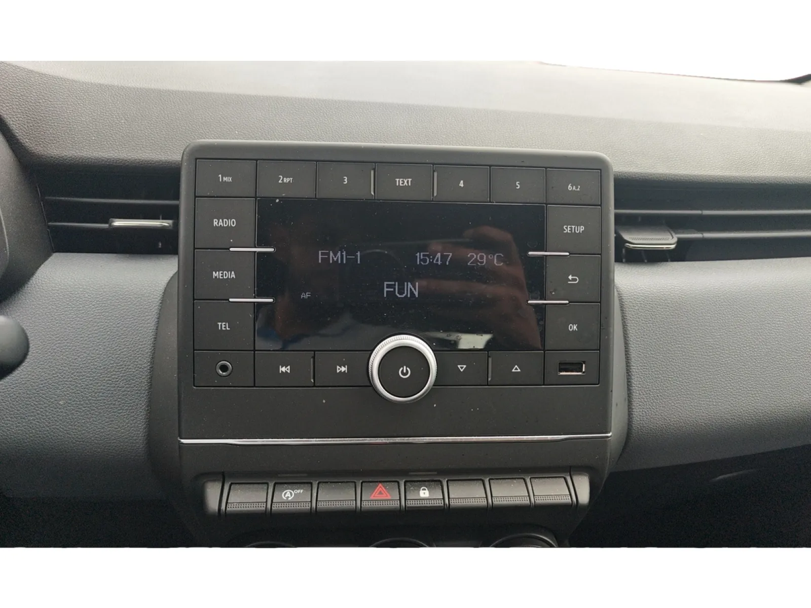 Acheter une renault Clio SCe 65 d’occasion avec 22407km disponible immédiatement - photo 18