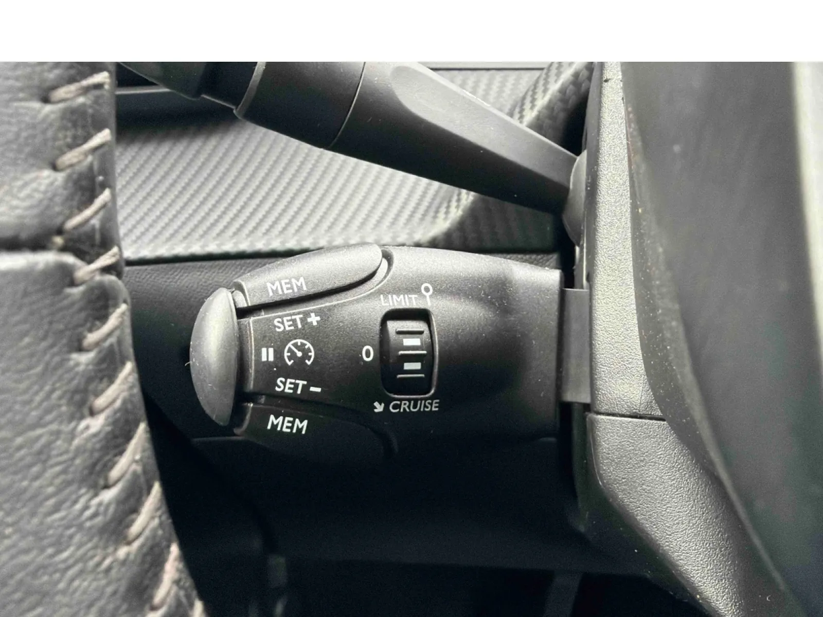 Acheter une peugeot 208 BlueHDi 100 S&S BVM6 d’occasion avec 77396km disponible immédiatement - photo 26