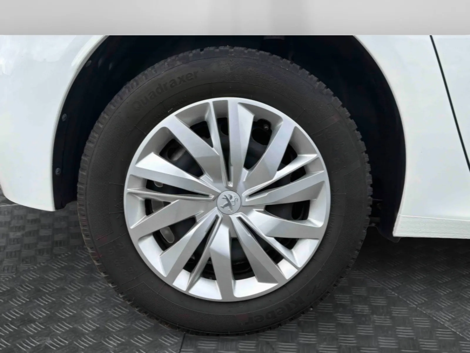 Acheter une peugeot 208 BlueHDi 100 S&S BVM6 d’occasion avec 77396km disponible immédiatement - photo 16