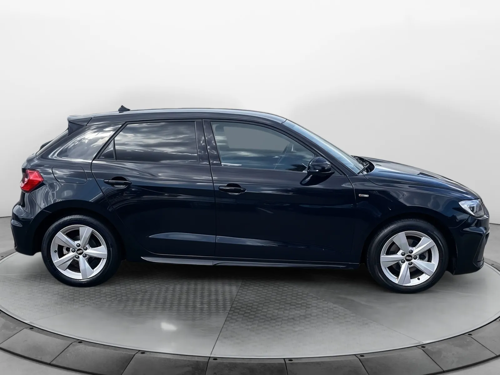 Acheter une audi A1 Sportback 30 TFSI 110 ch S tronic 7 d’occasion avec 19400km disponible immédiatement - photo 6