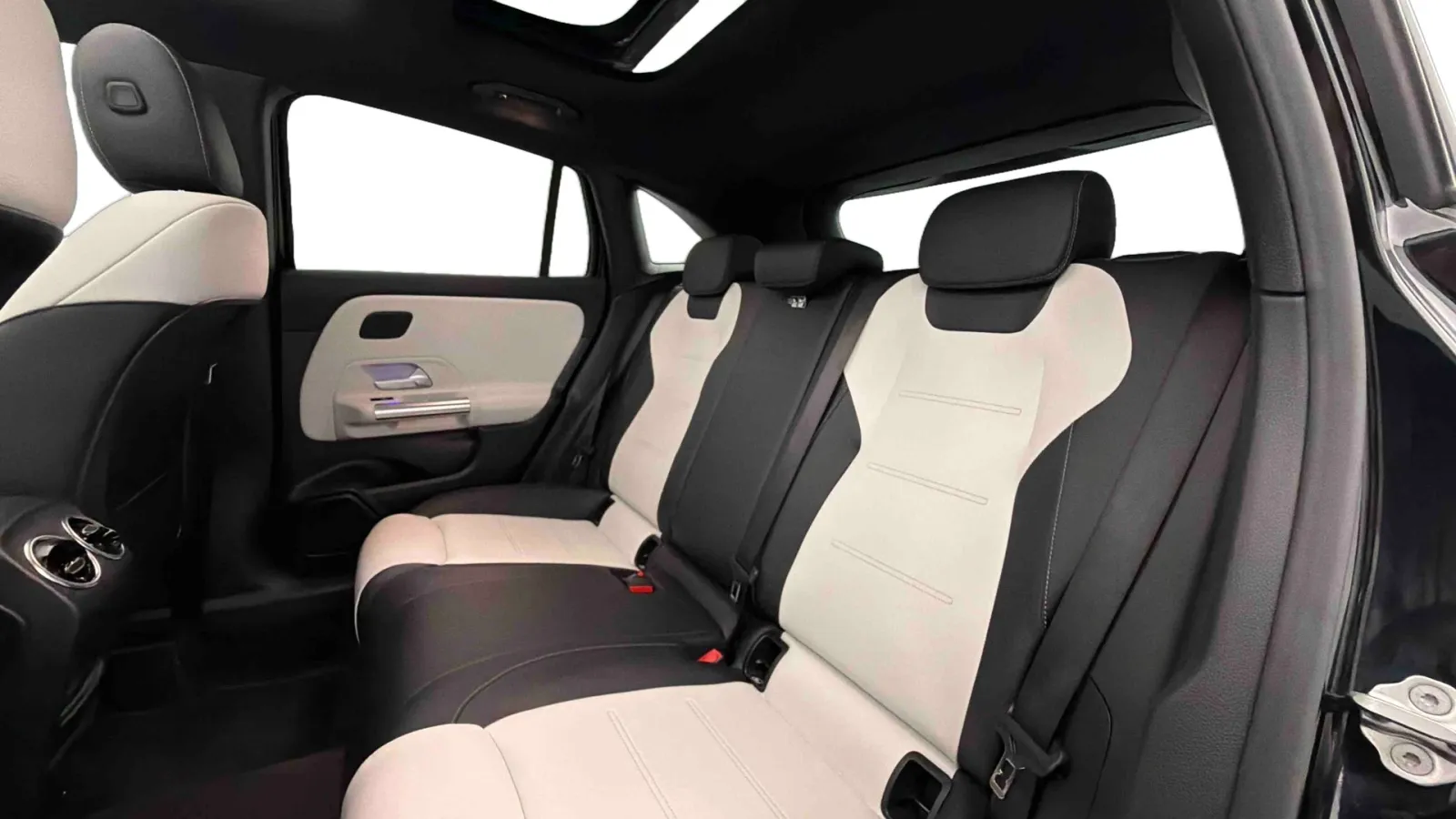 Acheter une mercedes GLA 250 e 8G-DCT d’occasion avec 11650km disponible immédiatement - photo 12