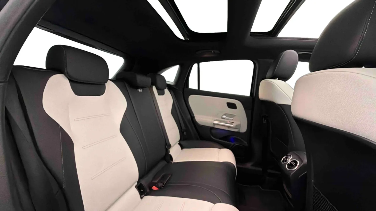 Acheter une mercedes GLA 250 e 8G-DCT d’occasion avec 11650km disponible immédiatement - photo 13