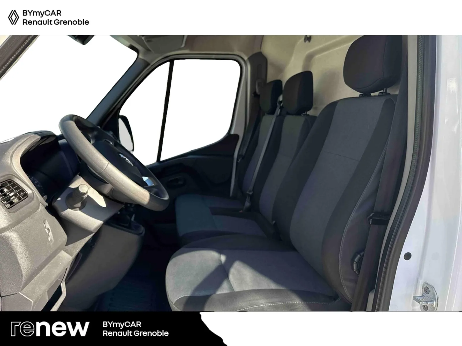 Acheter une renault MASTER FGN TRAC F3500 L2H2 BLUE DCI 135 d’occasion avec 21703km disponible immédiatement - photo 11