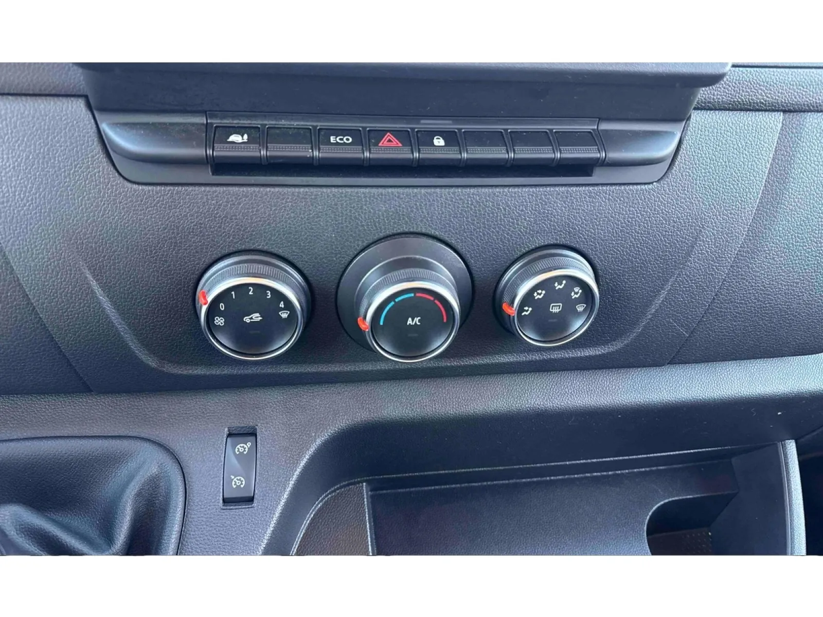 Acheter une renault MASTER FGN TRAC F3500 L2H2 BLUE DCI 135 d’occasion avec 21703km disponible immédiatement - photo 17