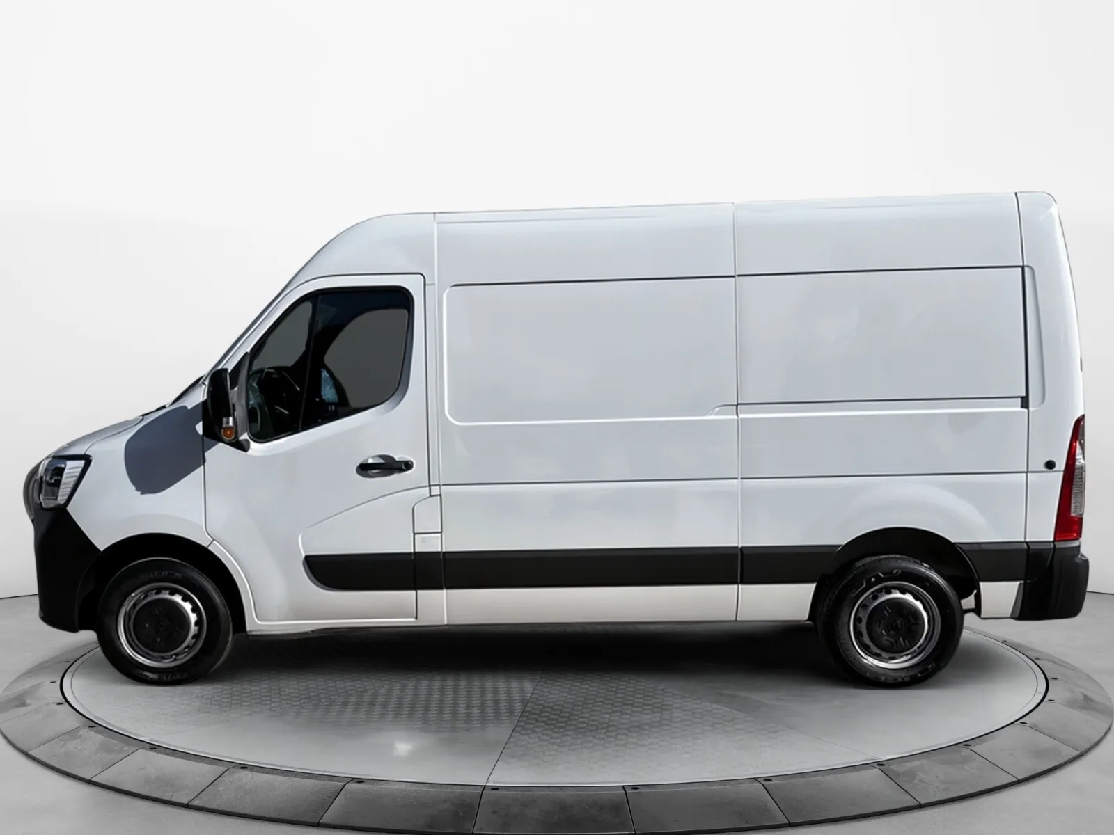 Acheter une renault MASTER FGN TRAC F3500 L2H2 BLUE DCI 135 d’occasion avec 21703km disponible immédiatement - photo 2