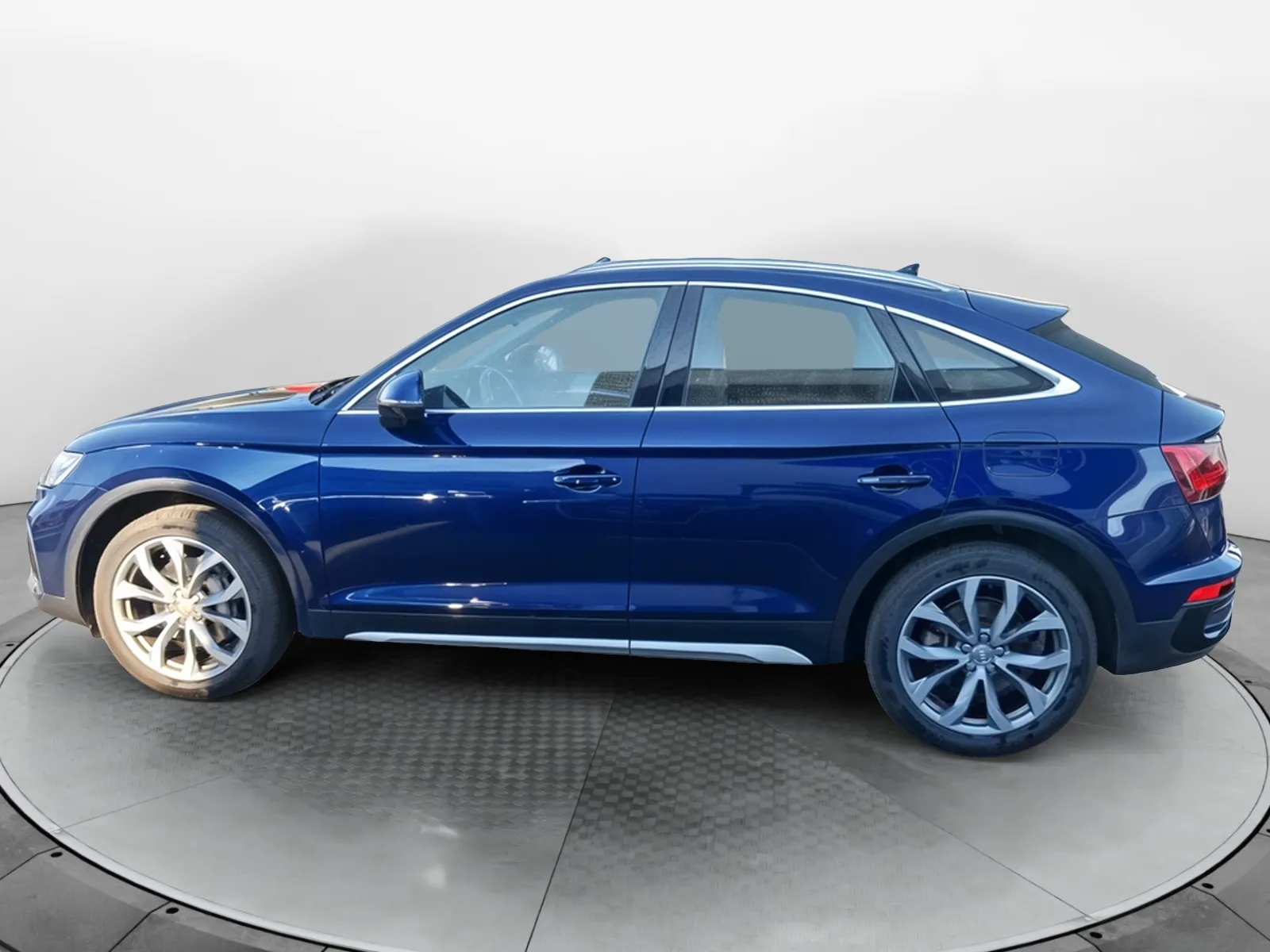 Acheter une audi Q5 Sportback 50 TFSIe 299 S tronic 7 Quattro d’occasion avec 83136km disponible immédiatement - photo 2