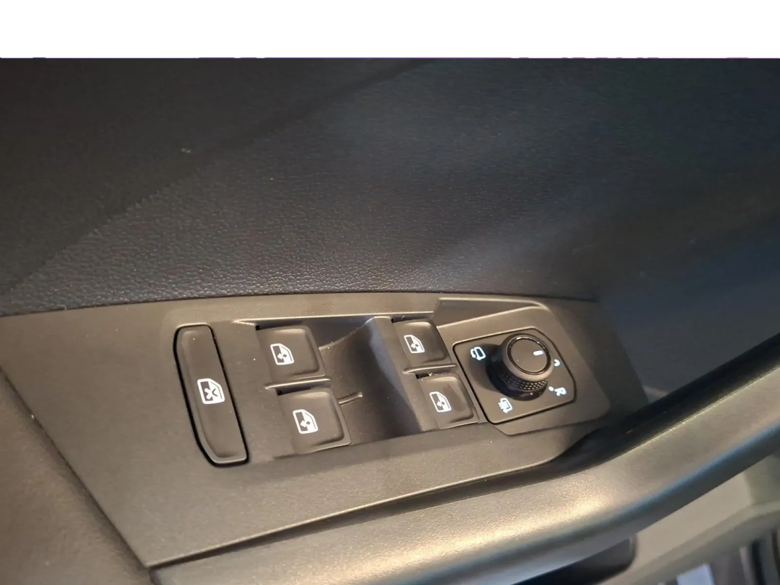 Acheter une volkswagen T-Cross 1.0 TSI 116 Start/Stop DSG7 d’occasion avec 10864km disponible immédiatement - photo 19