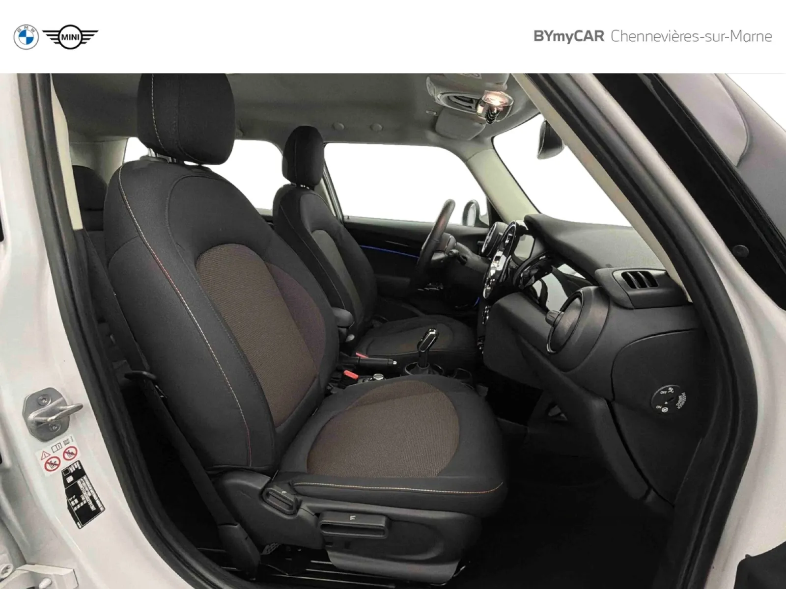 Acheter une mini Hatch 5 Portes Cooper 136 ch DKG7 d’occasion avec 23250km disponible immédiatement - photo 14