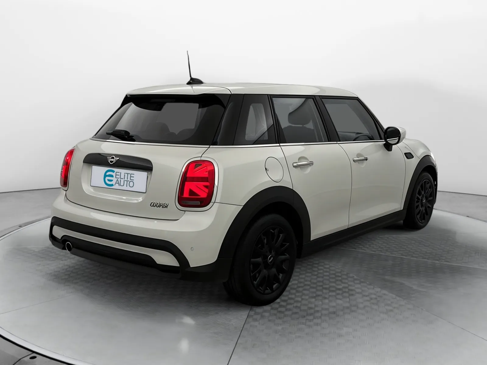 Acheter une mini Hatch 5 Portes Cooper 136 ch DKG7 d’occasion avec 23250km disponible immédiatement - photo 5