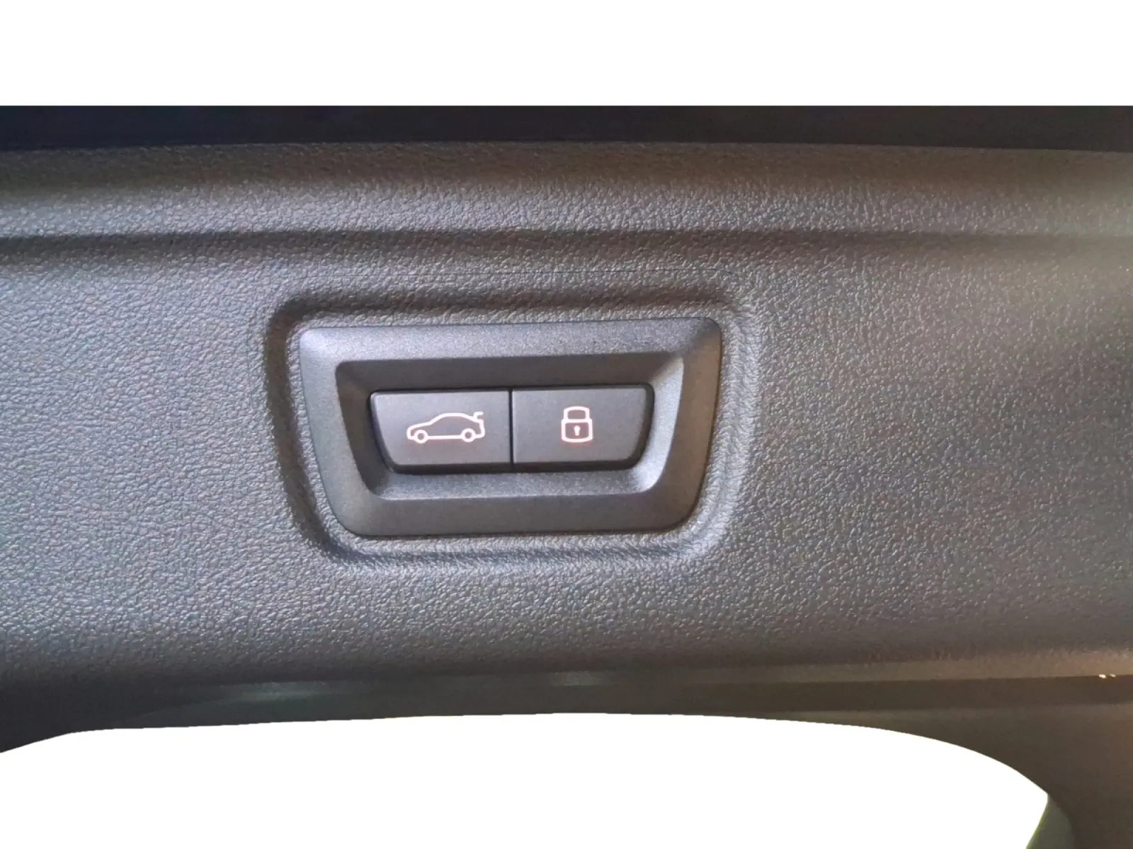 Acheter une bmw Touring 330e xDrive 292 ch BVA8 d’occasion avec 94567km disponible immédiatement - photo 17
