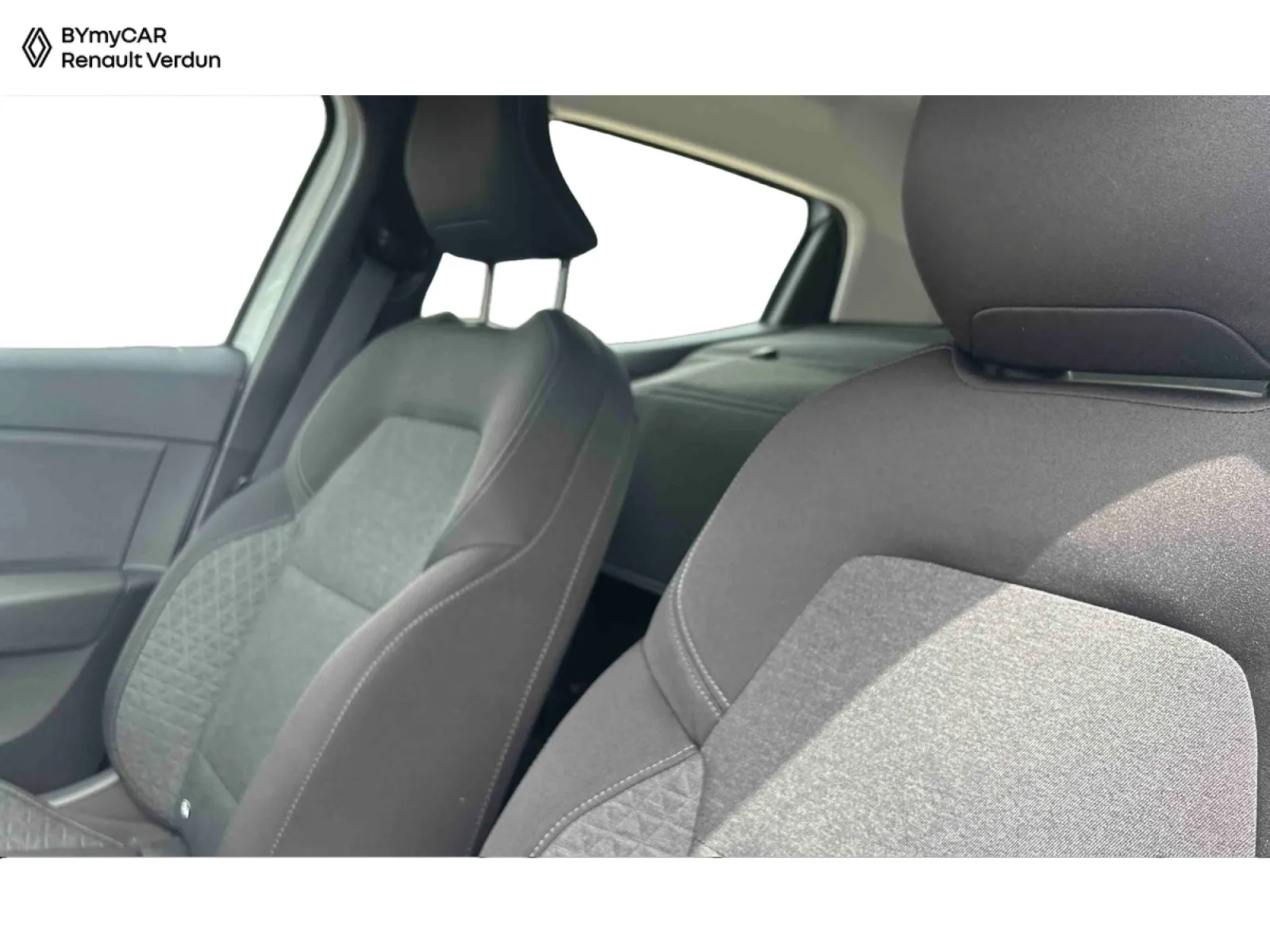 Acheter une renault CLIO SOCIETE BLUE DCI 100 - 21N d’occasion avec 62559km disponible immédiatement - photo 11