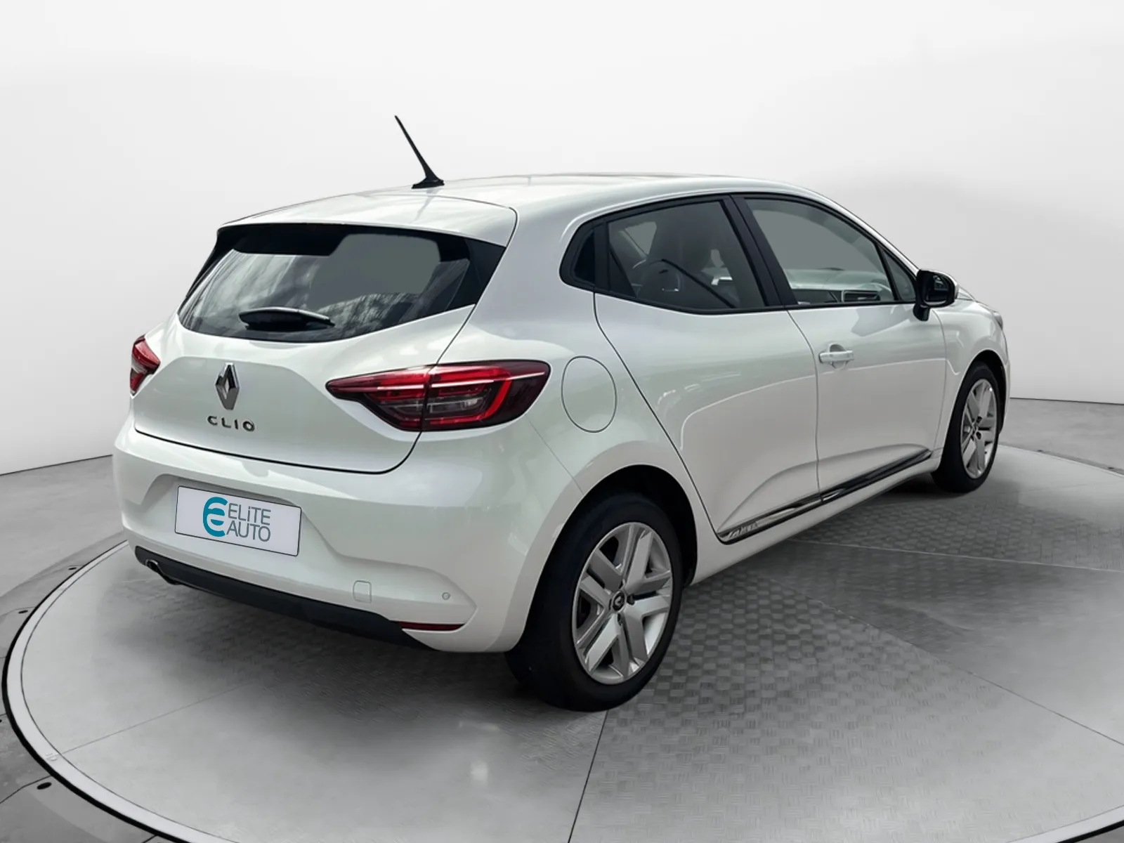 Acheter une renault CLIO SOCIETE BLUE DCI 100 - 21N d’occasion avec 62559km disponible immédiatement - photo 5