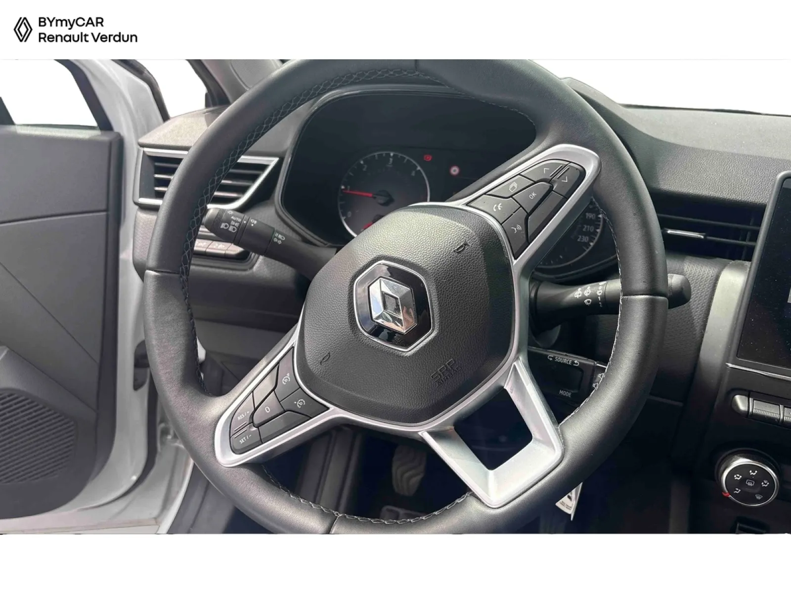 Acheter une renault CLIO SOCIETE BLUE DCI 100 - 21N d’occasion avec 62559km disponible immédiatement - photo 10