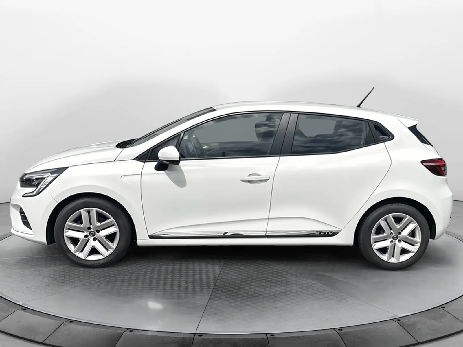 Acheter une renault CLIO SOCIETE BLUE DCI 100 - 21N d’occasion avec 62559km disponible immédiatement - photo 2