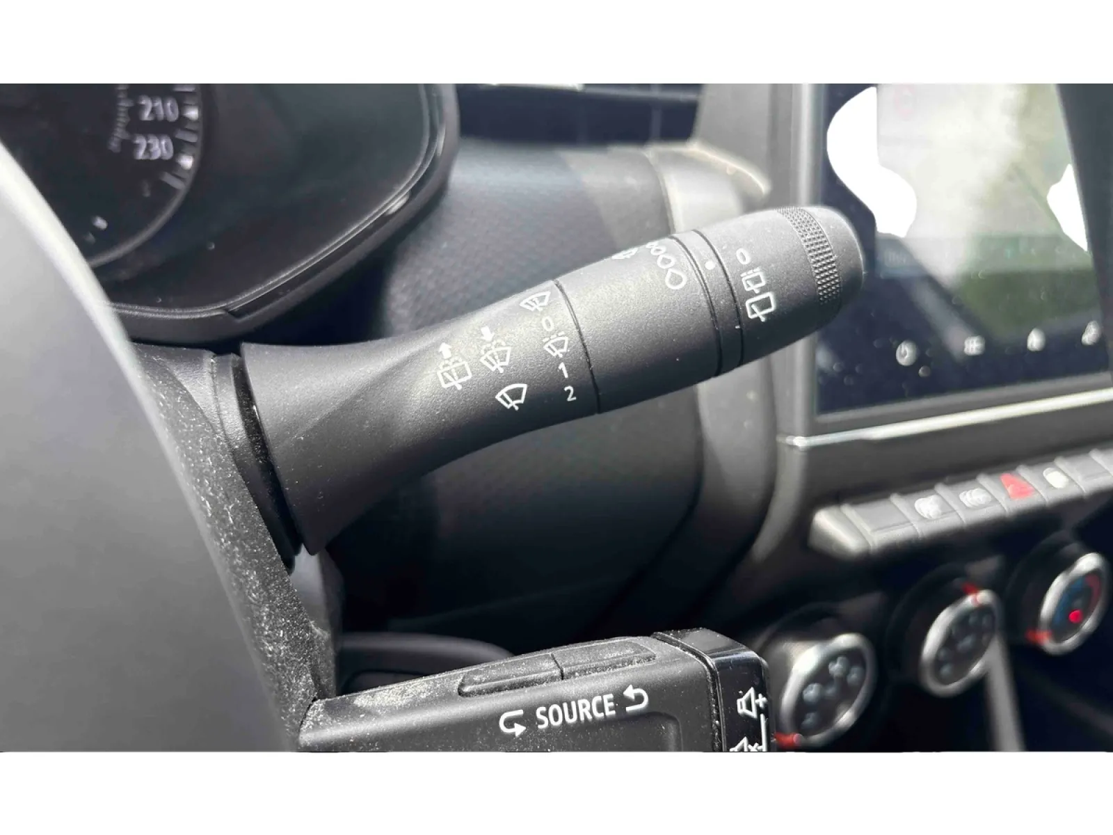 Acheter une renault CLIO SOCIETE BLUE DCI 100 - 21N d’occasion avec 62559km disponible immédiatement - photo 18