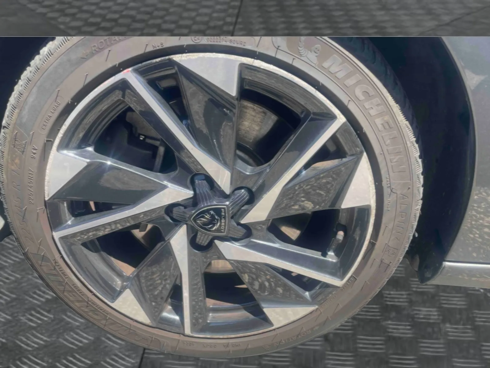 Acheter une peugeot 308 SW PHEV 180 e-EAT8 d’occasion avec 91030km disponible immédiatement - photo 14