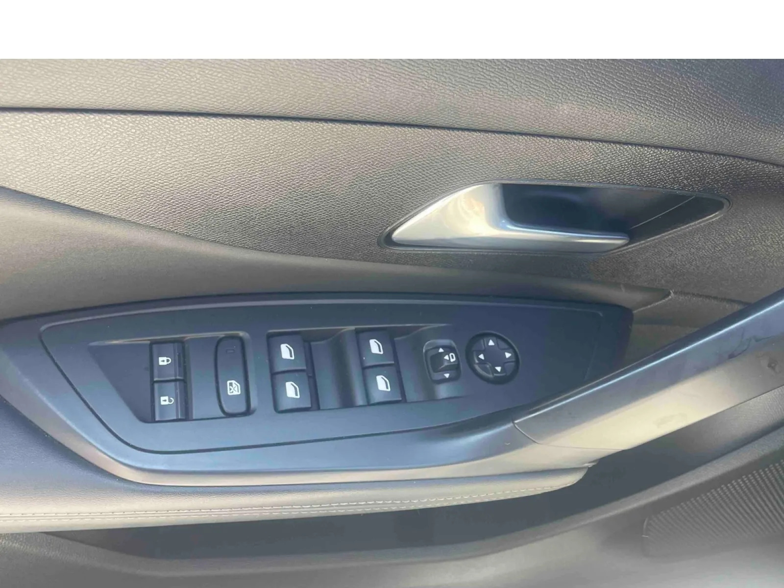 Acheter une peugeot 308 SW PHEV 180 e-EAT8 d’occasion avec 91030km disponible immédiatement - photo 23