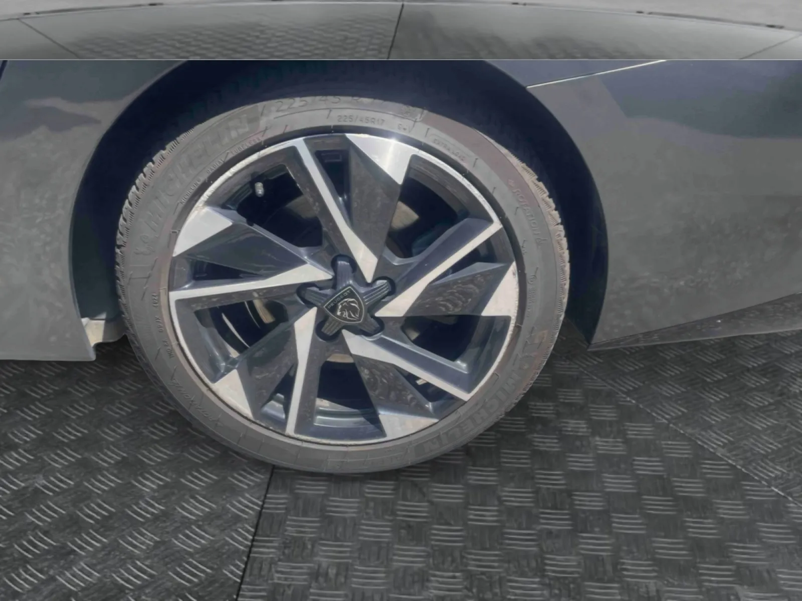 Acheter une peugeot 308 SW PHEV 180 e-EAT8 d’occasion avec 91030km disponible immédiatement - photo 15