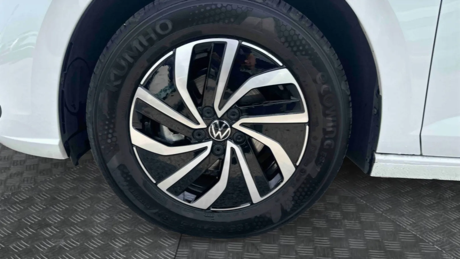 Acheter une volkswagen Polo 1.0 TSI 95 S&S BVM5 d’occasion avec 5960km disponible immédiatement - photo 13